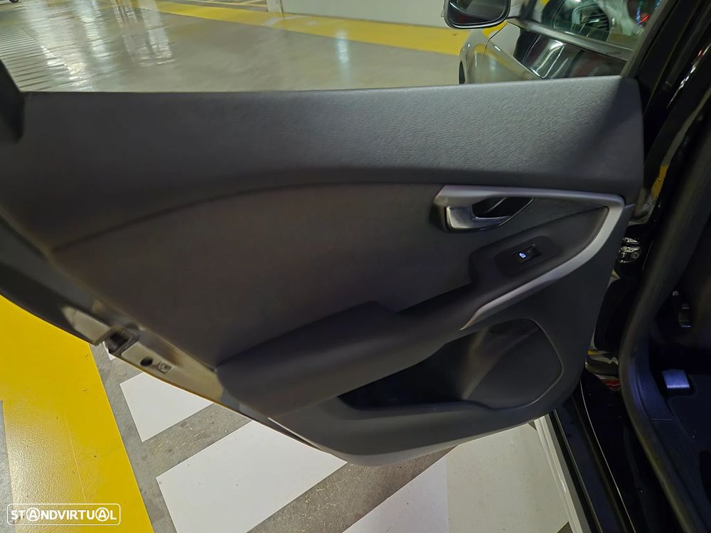 Volvo V40 Cross Country 2.0 D2 Summum - 35