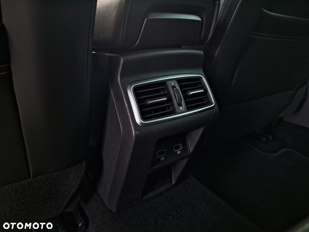 Renault Megane 1.3 TCe FAP Techno EDC - 40