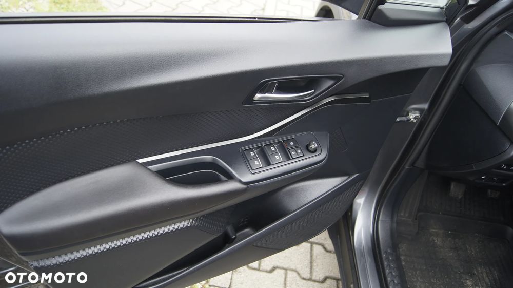 Toyota C-HR 1.2 T Dynamic - 9