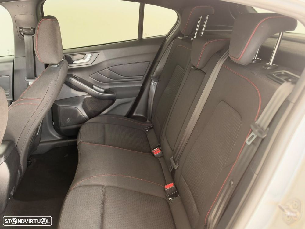 Ford Focus 1.0 EcoBoost MHEV ST-Line - 6