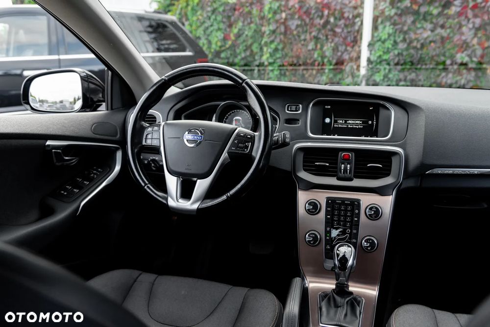 Volvo V40 Cross Country T4 AWD Geartronic Momentum - 25