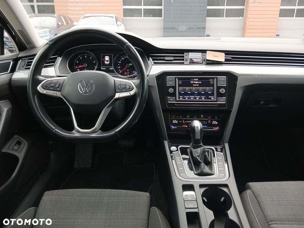 Volkswagen Passat - 12