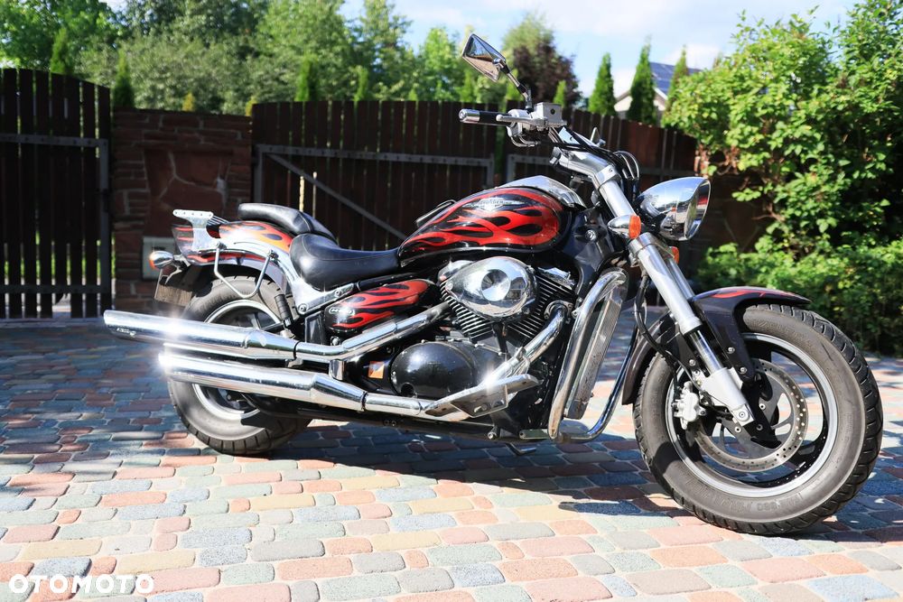 Suzuki Intruder - 1