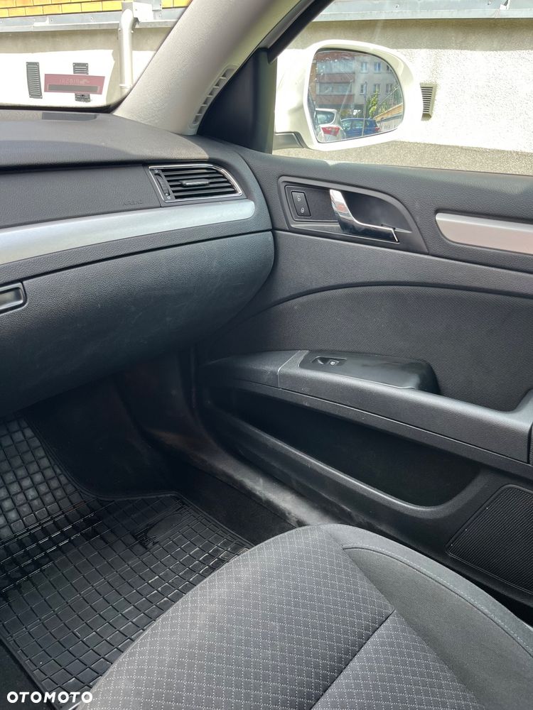Skoda Superb 2.0 TDI Elegance DSG - 34