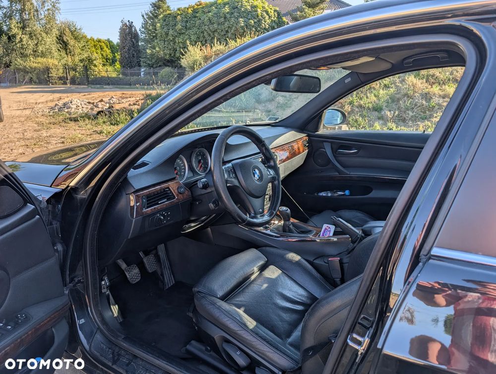 BMW Seria 3 330i - 13