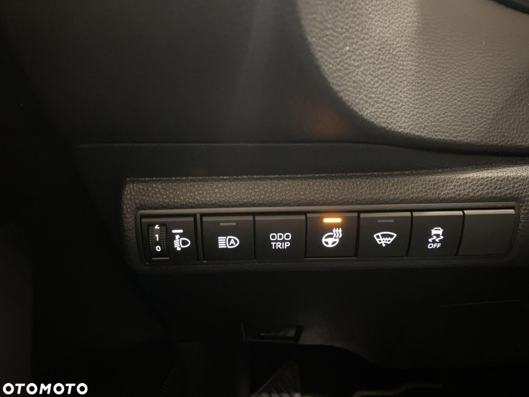 Toyota Corolla 1.8 Hybrid Comfort - 19
