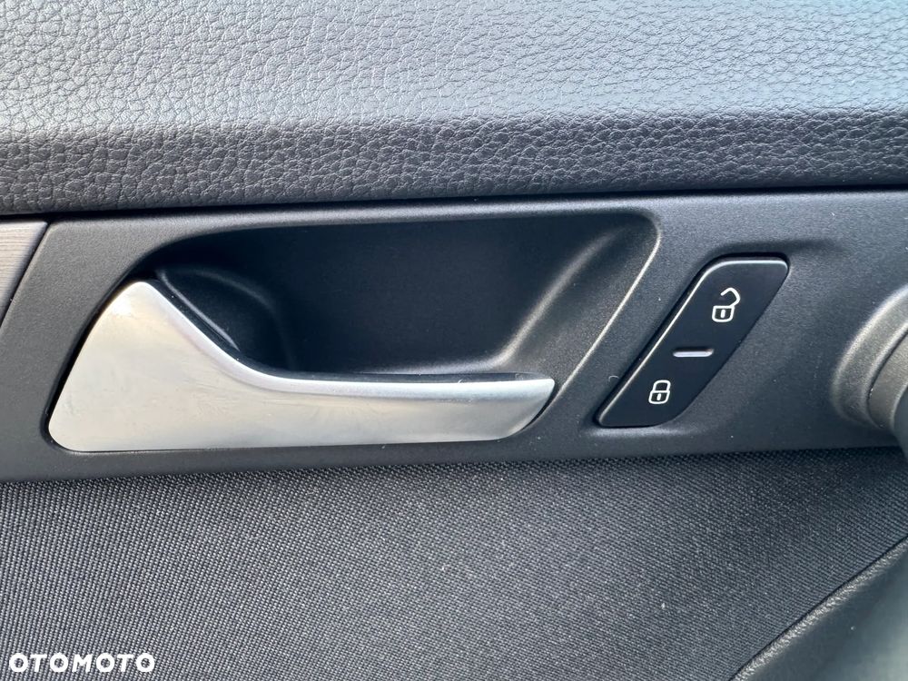 Volkswagen Passat Variant ver-variant-2-0-tdi-bluemotion-technology-highline - 17