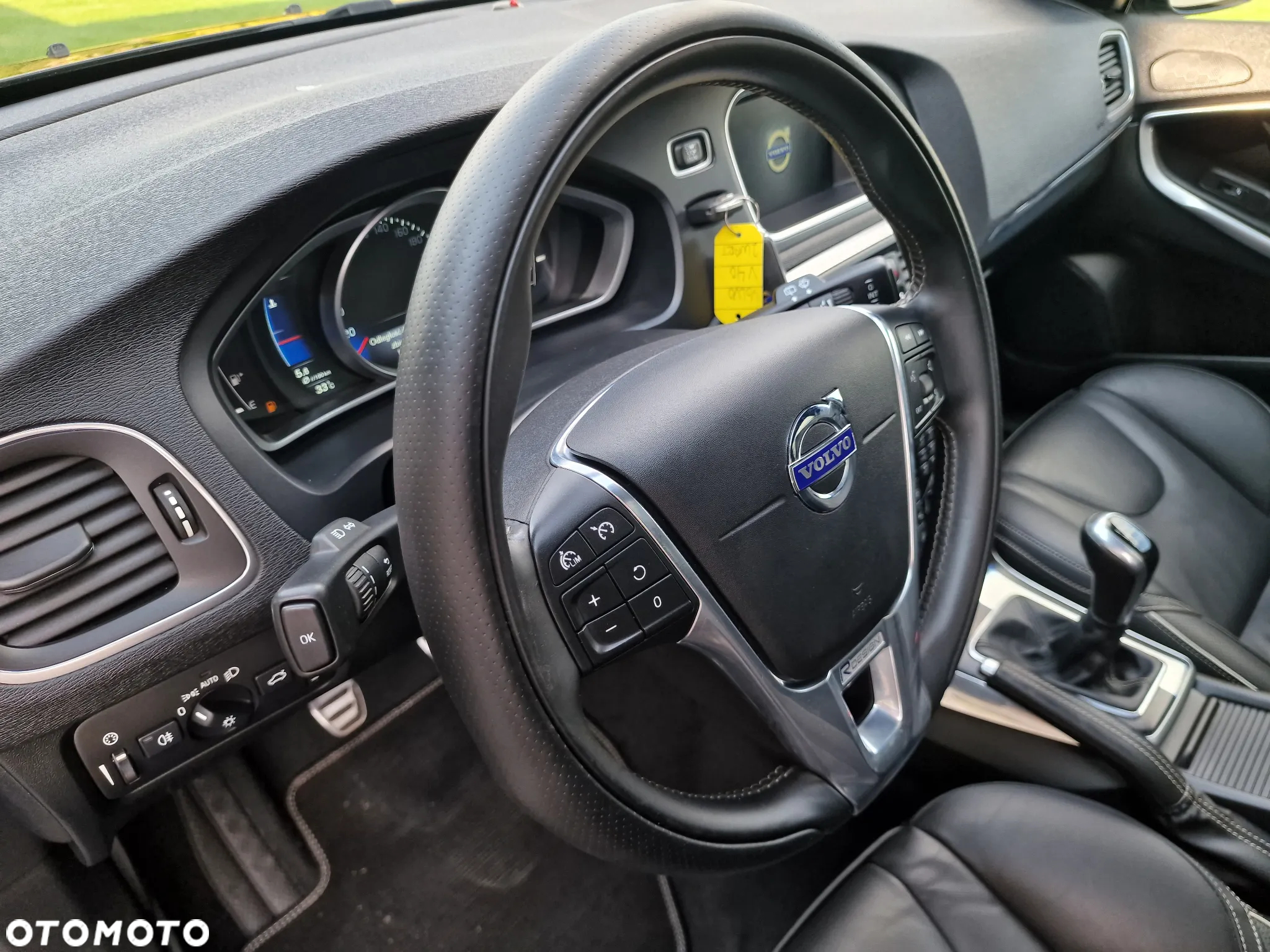 Volvo V40 D4 Drive-E R-Design Summum - 17