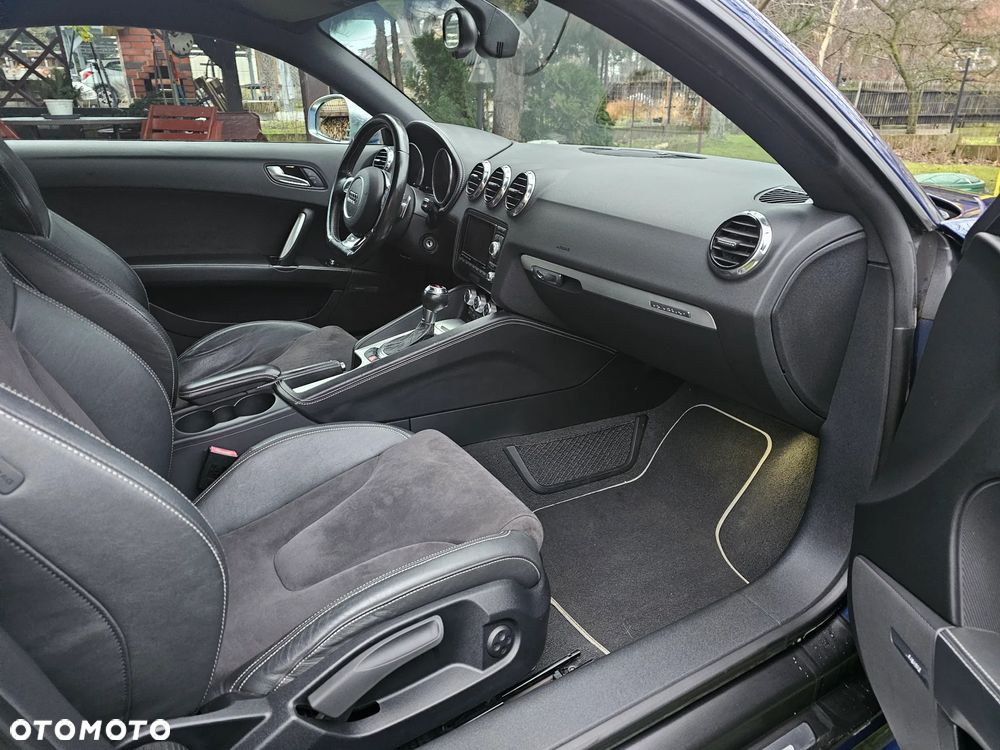 Audi TT S Coupé - 26