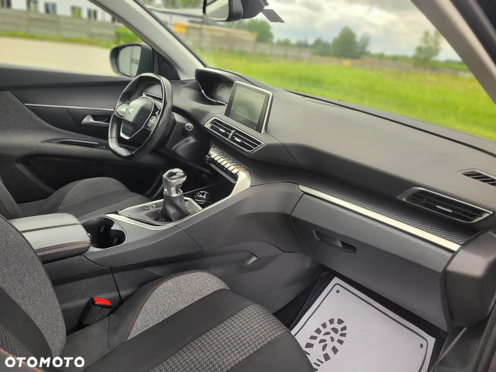 Peugeot 3008 - 17