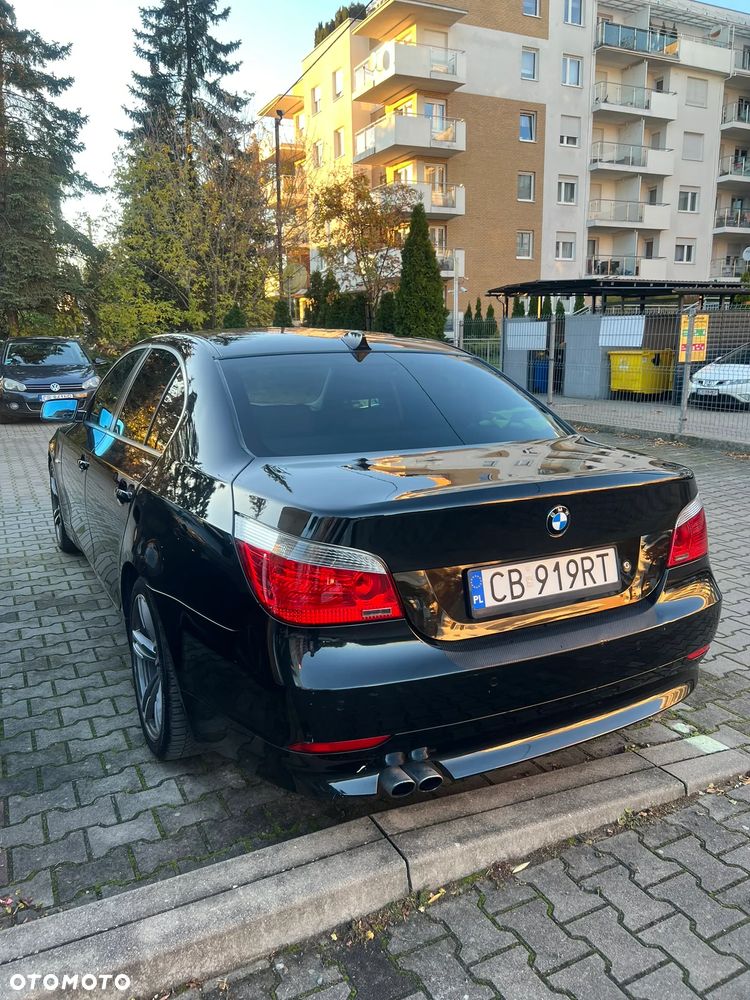BMW Seria 5 520i - 4