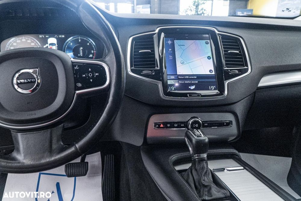 Volvo XC 90 D5 AWD Momentum - 33