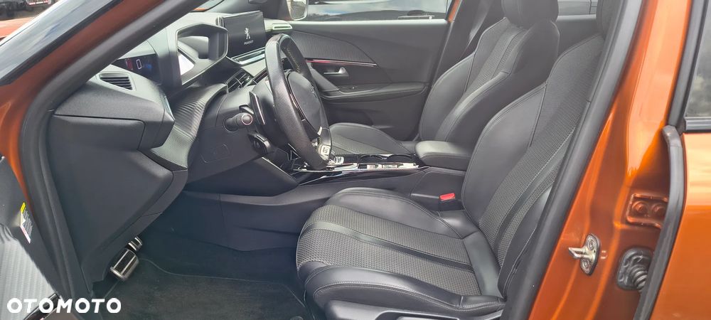 Peugeot 2008 PureTech 130 EAT8 GT Pack - 10