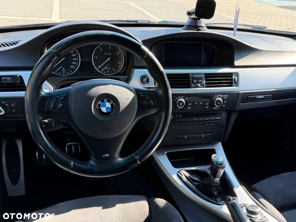 BMW Seria 3 318d Sport Line - 26