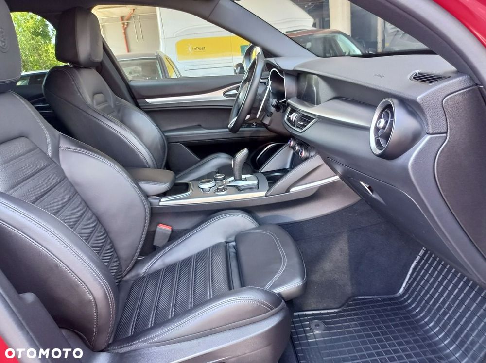 Alfa Romeo Stelvio - 35
