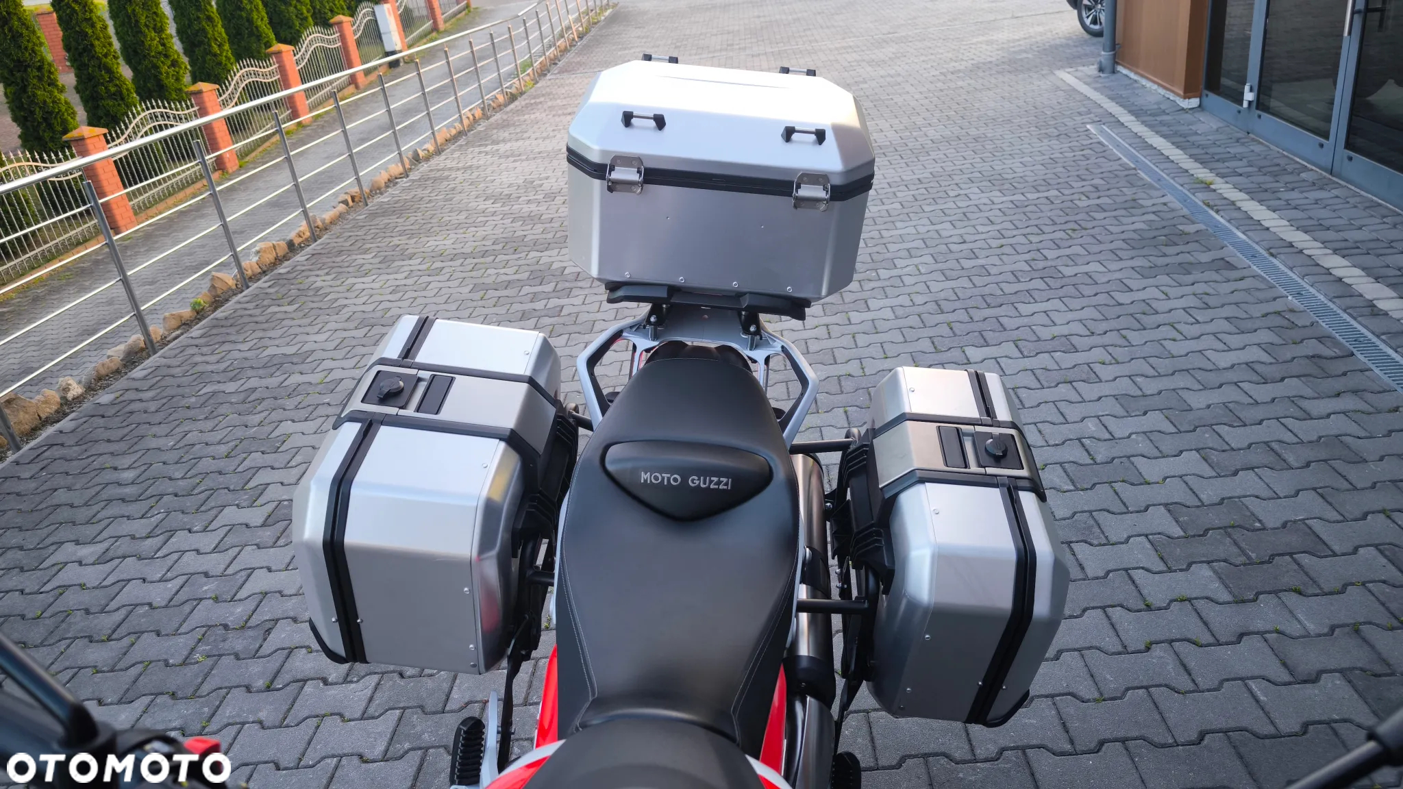 Moto Guzzi V85 - 19