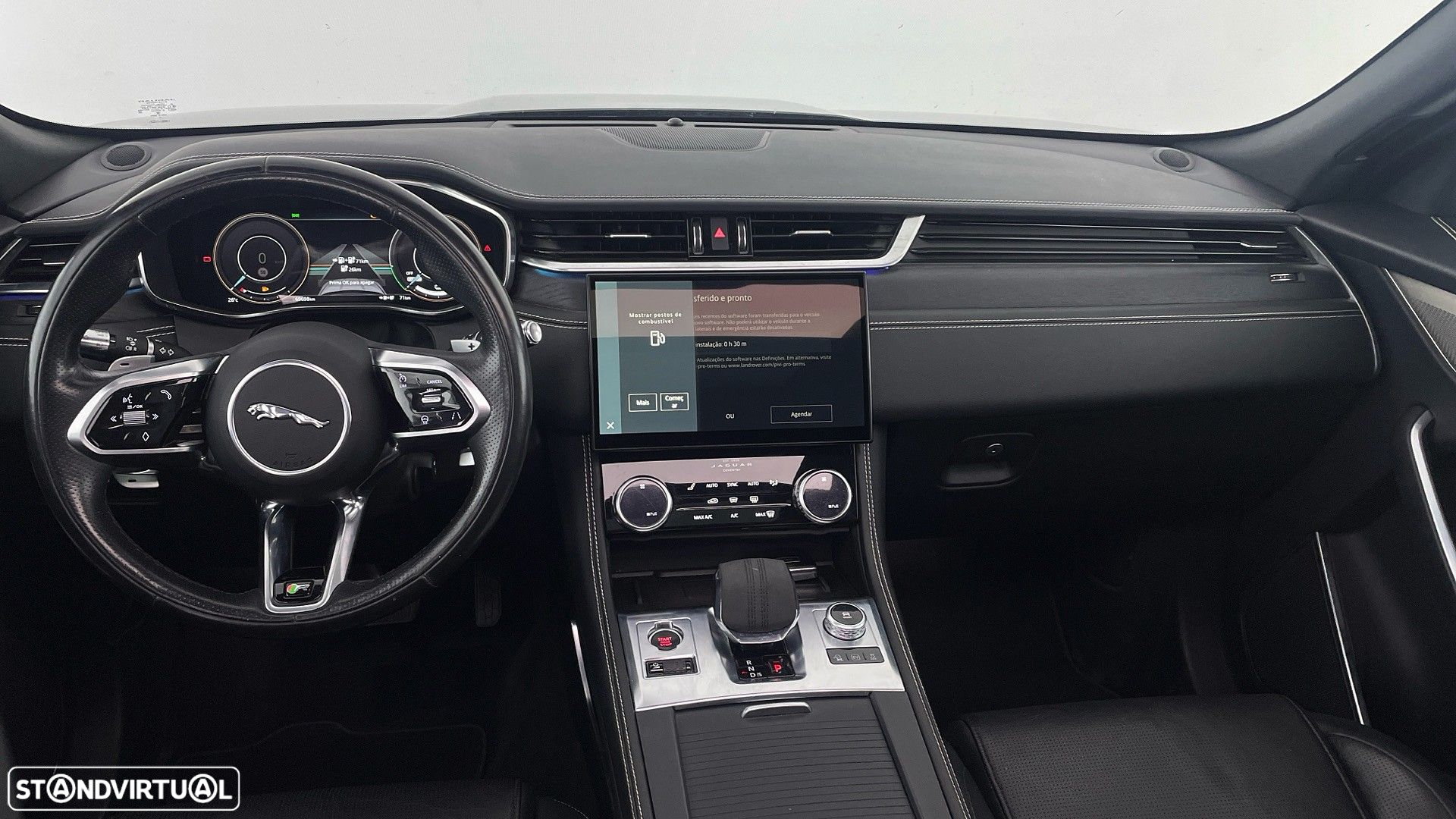 Jaguar F-Pace 2.0 P400e AWD R-Dynamic Black - 35