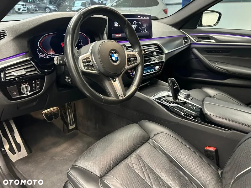 BMW Seria 5 540d xDrive Touring - 11