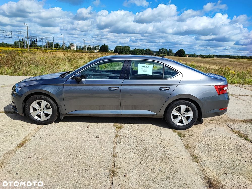 Skoda Superb 2.0 TDI SCR Ambition DSG - 9