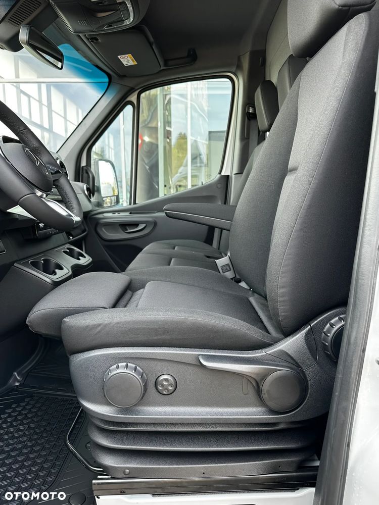 Mercedes-Benz Sprinter - 17