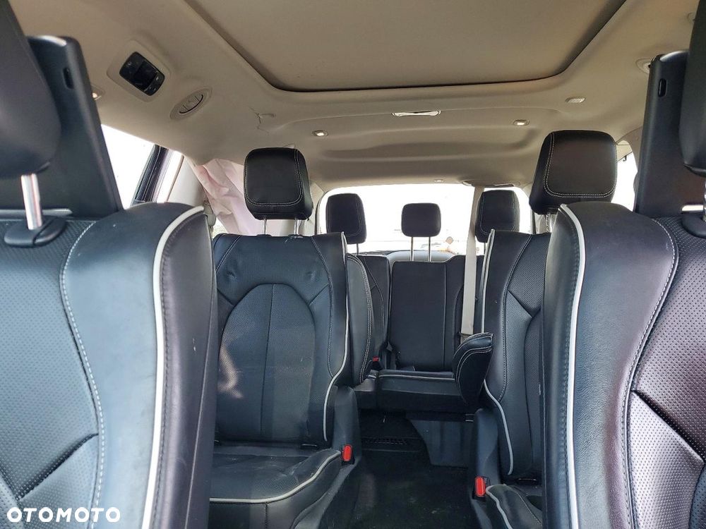 Chrysler Pacifica - 11