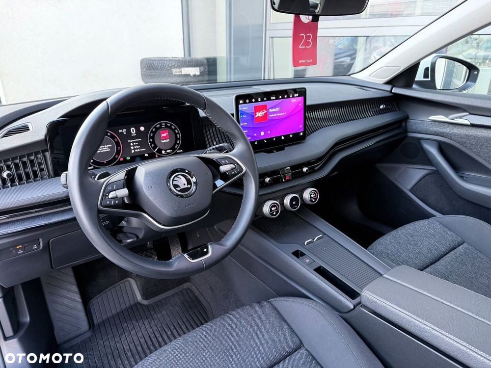 Skoda Superb 2.0 TDI SCR Essence DSG - 17