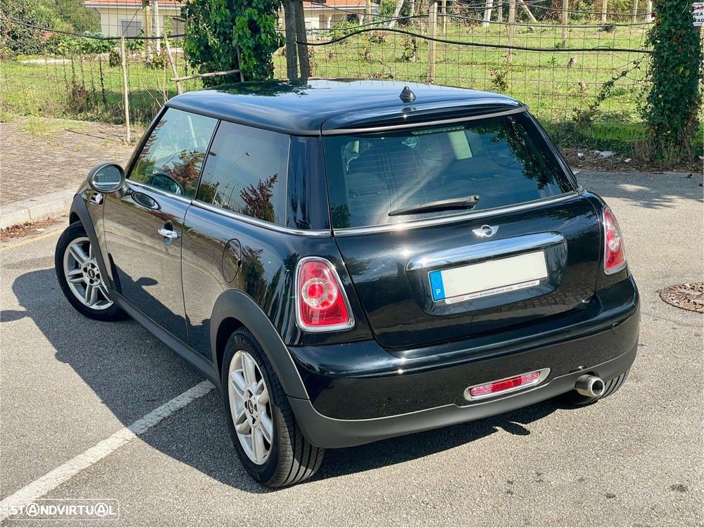 MINI 3 Portas One D - 15