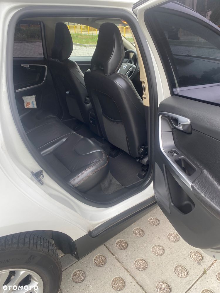 Volvo XC 60 D5 AWD Geartronic Summum - 3
