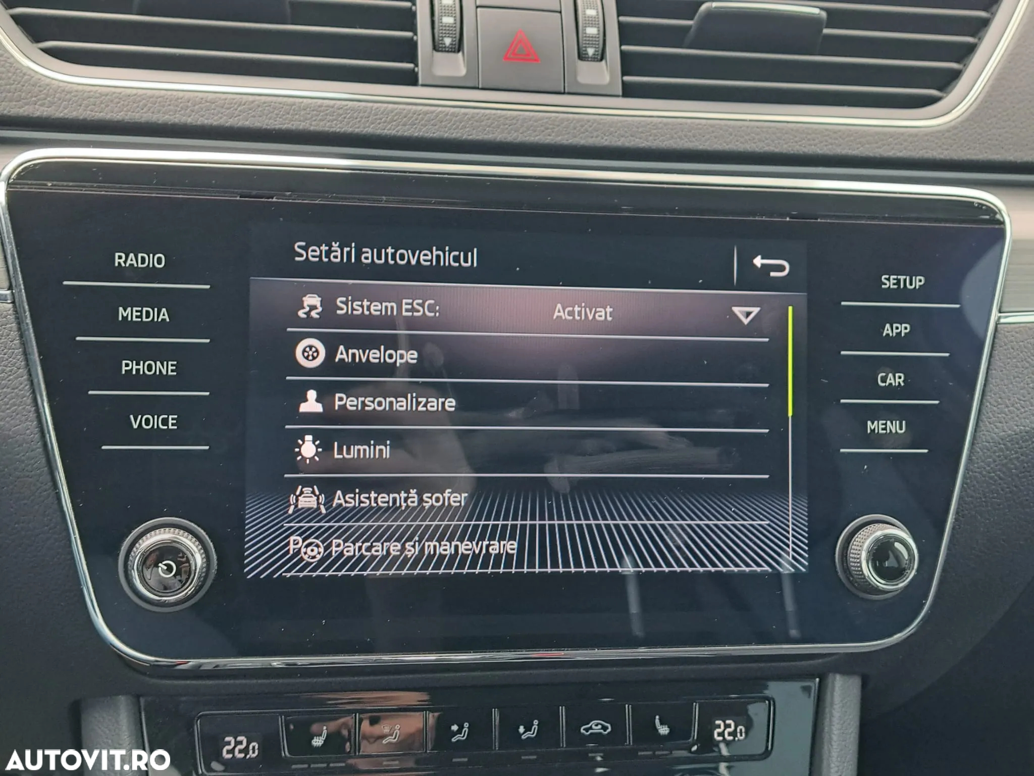Skoda Superb Combi 2.0 TDI 4X4 DSG Scout - 10
