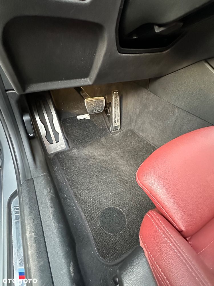BMW Seria 3 318i M Sport - 37