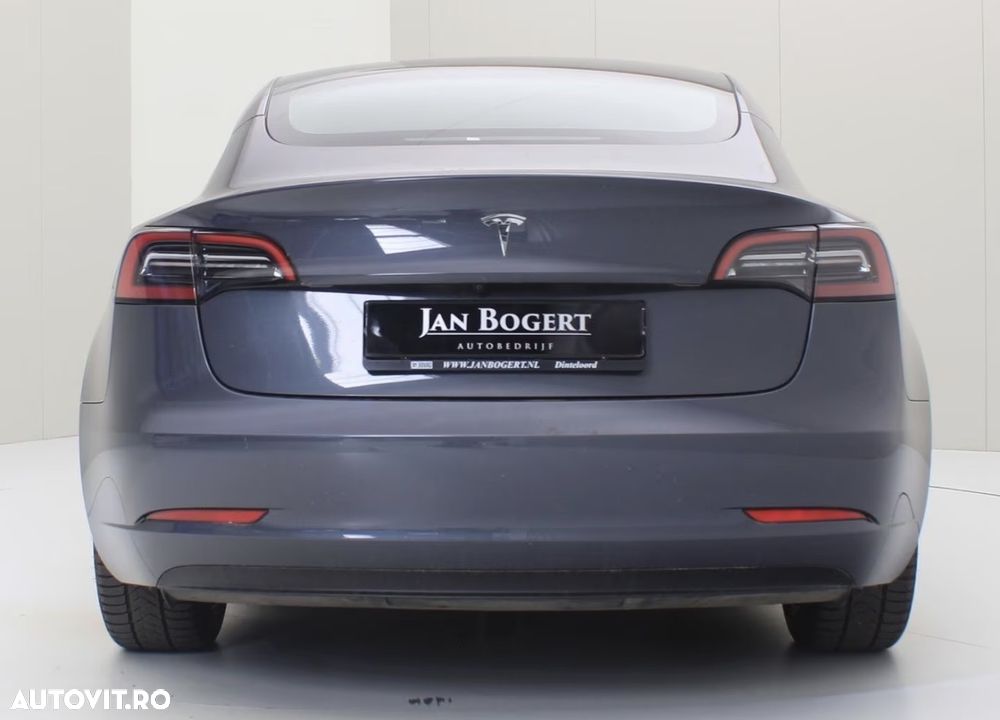 Tesla Model 3 RWD - 7