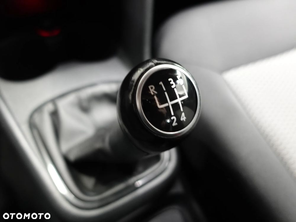 Volkswagen Polo 1.4 16V Trendline - 34