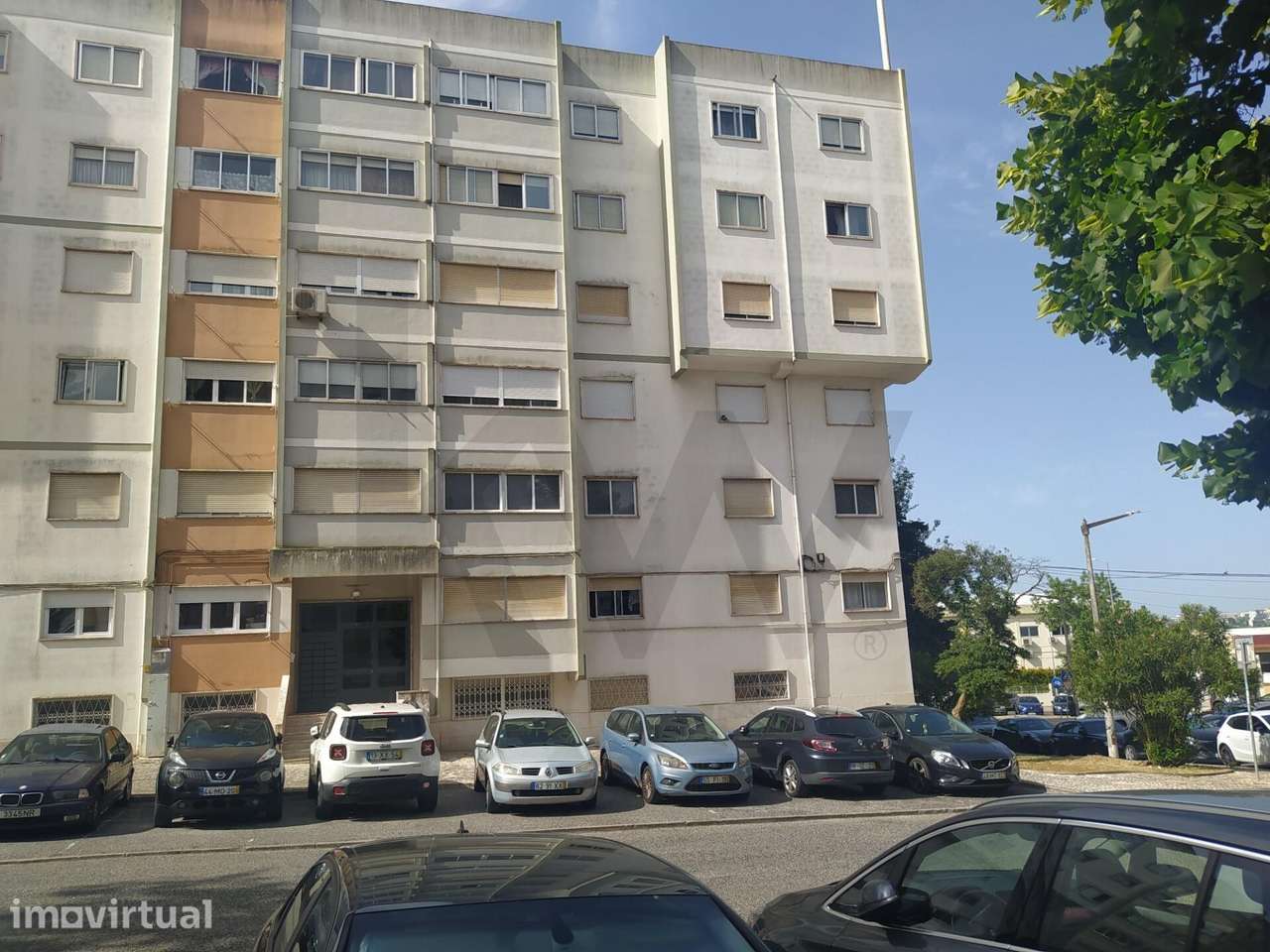 Apartamento Remodelado, T2 Vista Panorâmica em Massamá – Arrendamento - Grande imagem: 3/31