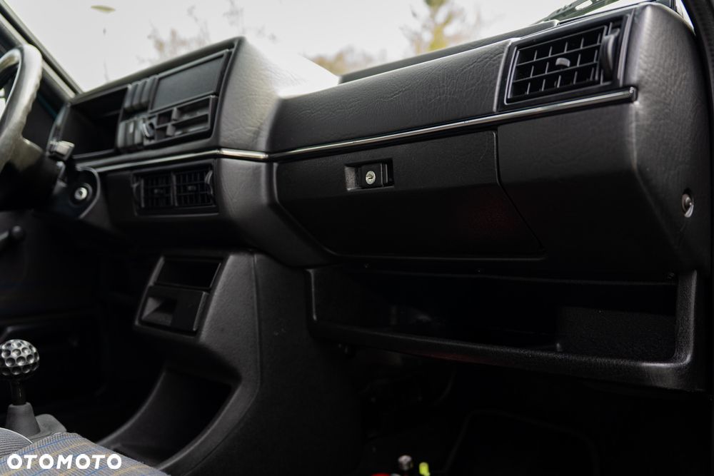 Volkswagen Golf - 20