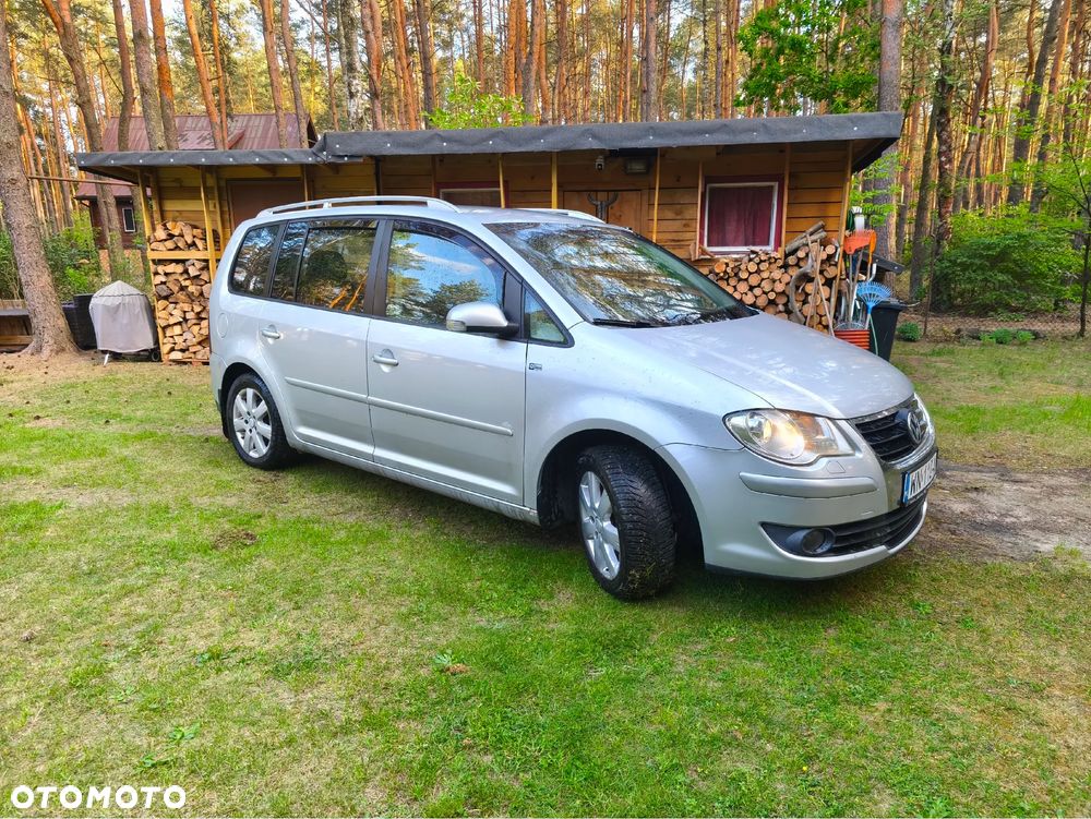 Volkswagen Touran 2.0 TDI Q-Line - 2
