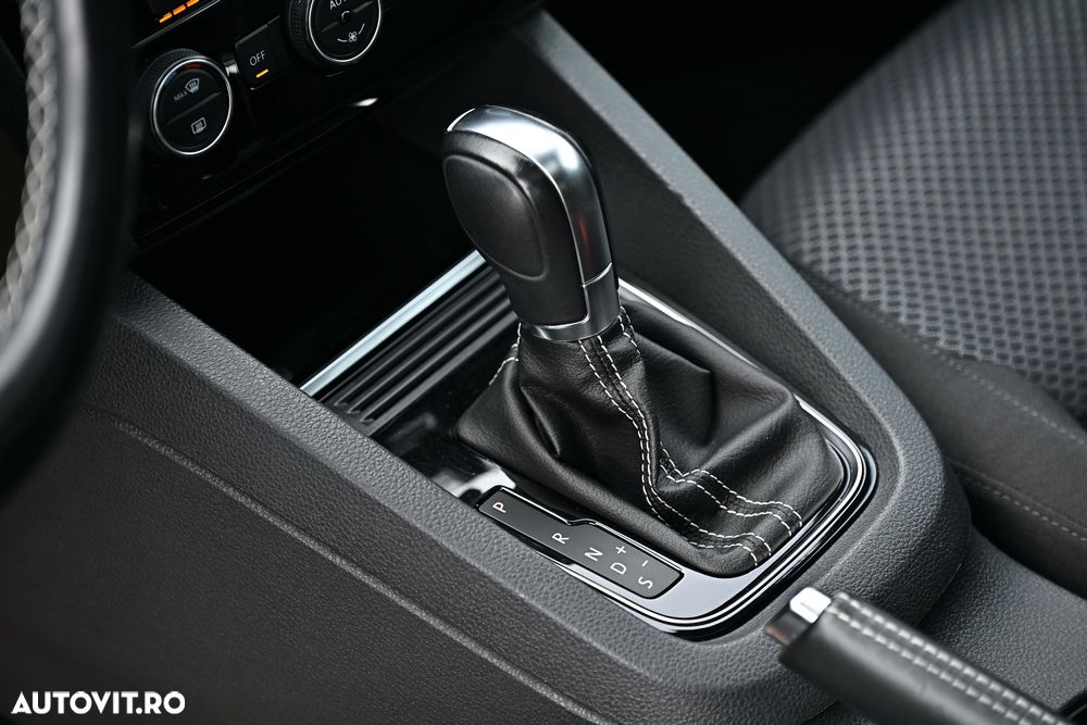 VOLKSWAGEN Jetta 2016 — imagine 23