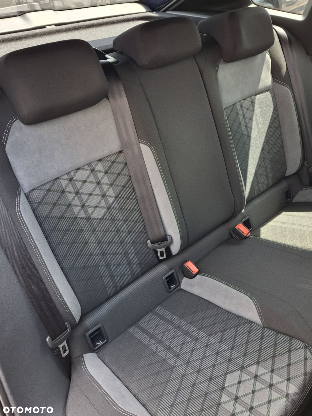 Volkswagen Taigo 1.0 TSI R-Line DSG - 18