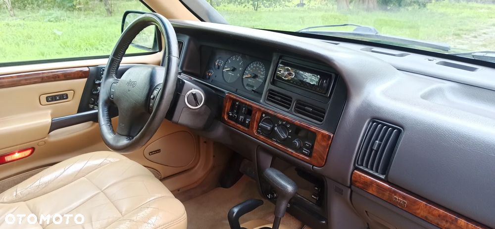 Jeep Grand Cherokee - 18