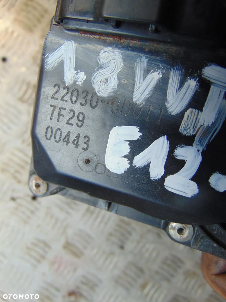 Przepustnica toyota avensis t25 1,8 16 v - 2