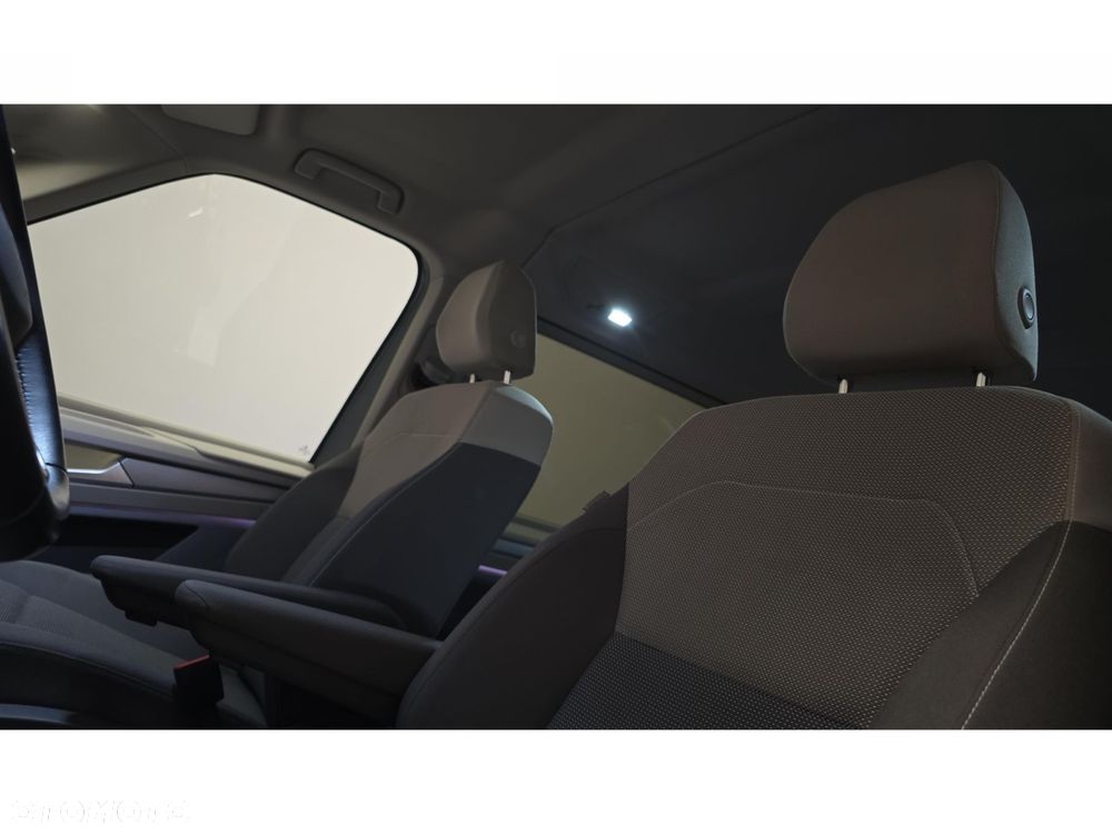 Volkswagen Multivan - 20