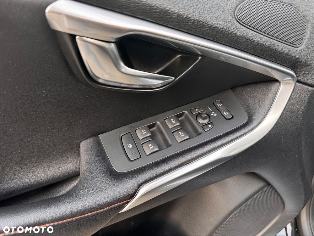 Volvo V40 D3 Drive-E Ocean Race - 7