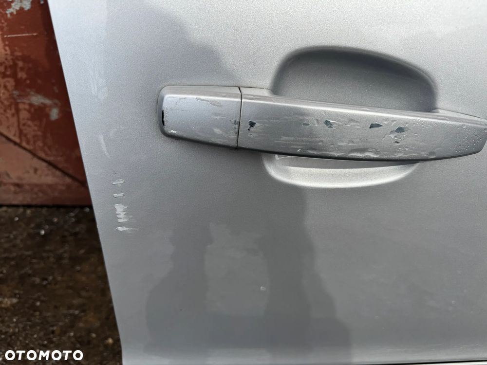 Drzwi prawe Opel Zafira B przód Z157  OE - 2