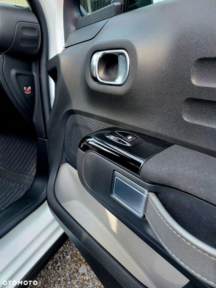 Citroën C3 1.2 PureTech Shine - 25