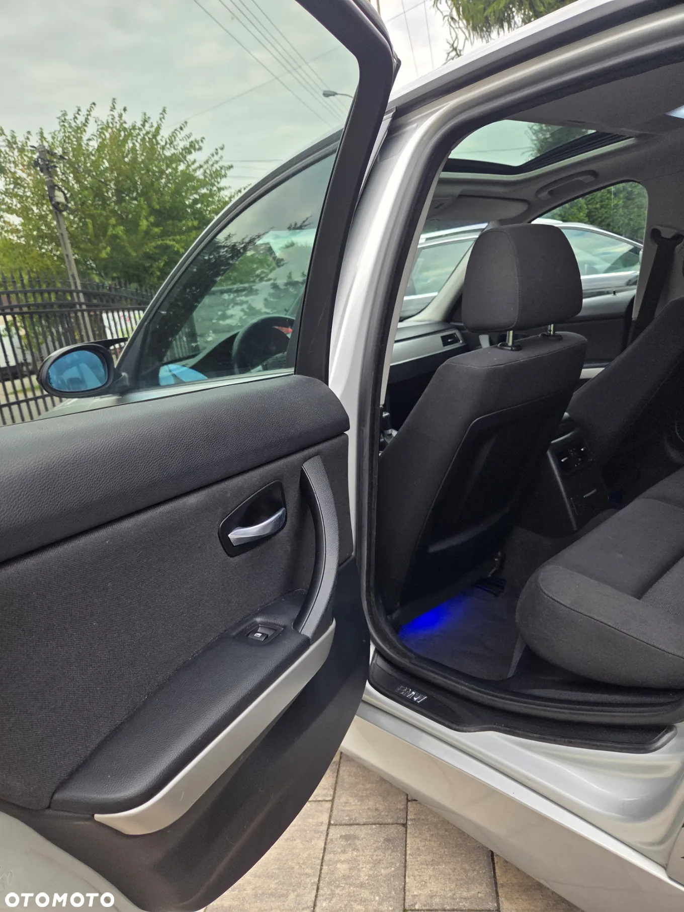 BMW Seria 3 320i - 11