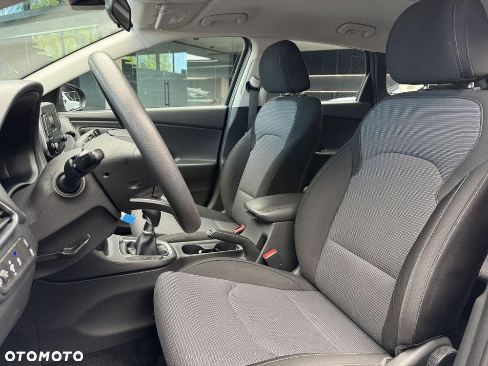 Hyundai i30 1.5 DPI Classic + - 12