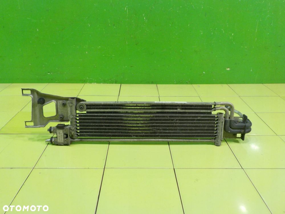 MERCEDES E C207 A207 3.0 CDI 11r COUPE chlodnica oleju A2045001001 - 2