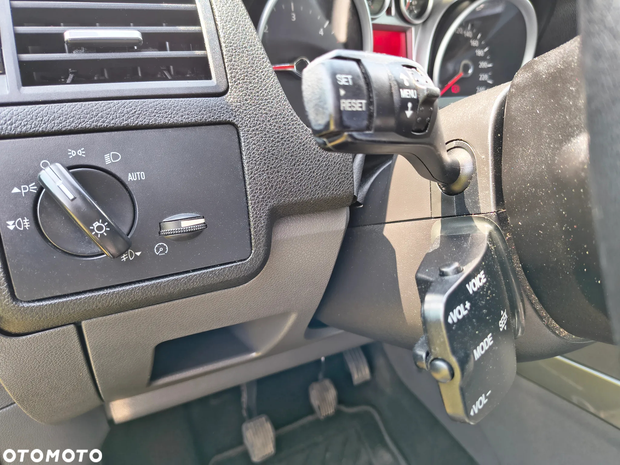 Ford Kuga 2.0 TDCi Titanium FWD - 12