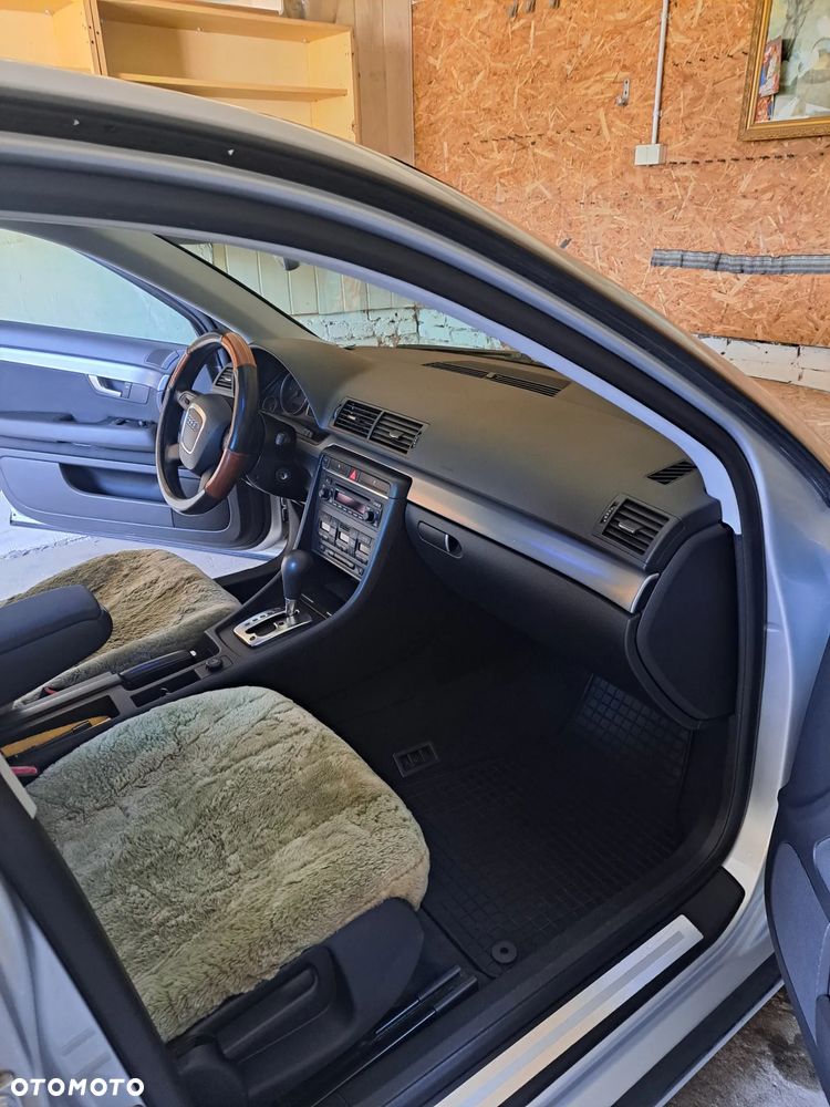 Audi A4 Limousine - 7