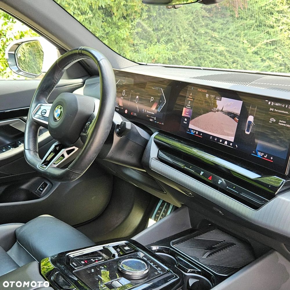 BMW Seria 5 520i mHEV - 14