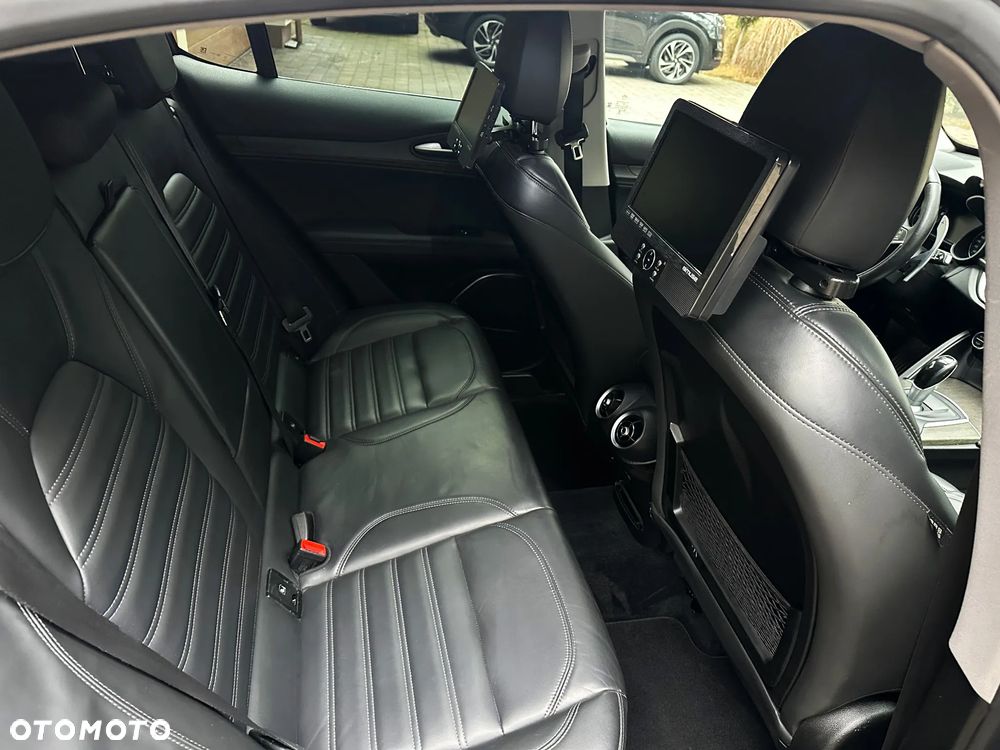 Alfa Romeo Stelvio 2.0 Turbo 16V AT8-Q4 B-Tech - 28